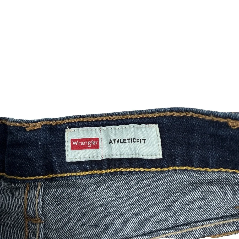 New Mens Wrangler Athletic Fit Tapered Denim Jeans Size 38x32 NWOT Dark Wash